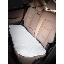 Artificial fur cape, white with a short pile, in the back seat