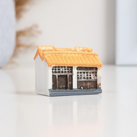 Figure "House Ambar" 4x2.5x3cm