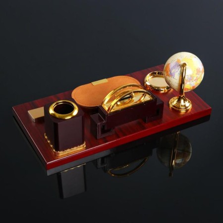Table 6B1 set (block d/papers, submitted. D/print, pencil case, clock, business card holder, globe)-8