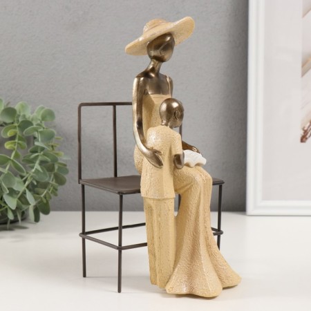 Polystone souvenir "Lady in Beige with a child" 13x12.5x24 cm-1