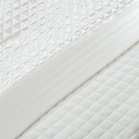 A set with the Trinity cover, size 240x260 cm, 50x70 cm - 2 pcs, color milk-3