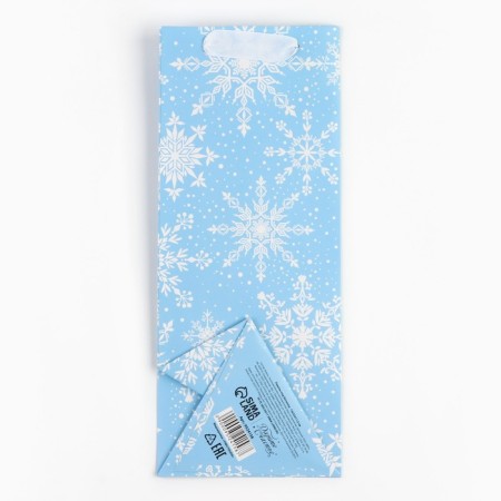 A package for a bottle, triangular “Dreams”, 13 x 32 x 11.3 cm, New Year-8