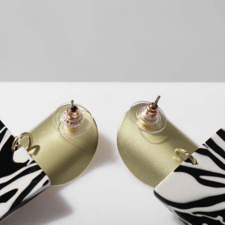 Acrylic earrings "square" with curved circles, black and white color-2