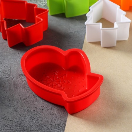 A set for baking the “New Year” shade, 6 items: a form for baking, a set of forms for cutting cookies 5 pcs-7