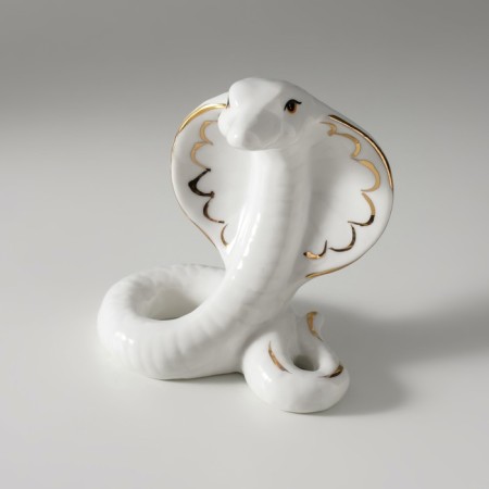 Souvenir ceramics "magnificent cobra" white with gold 5.5x10x9.5 cm-4