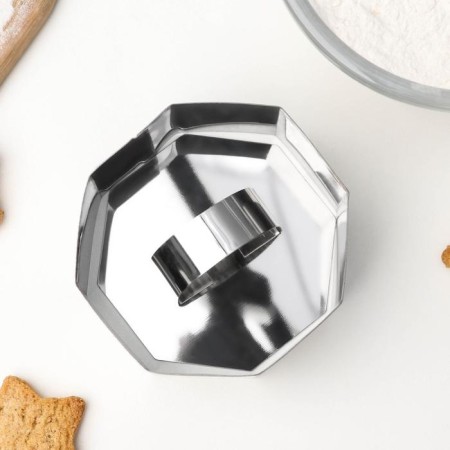 The form for laying out the share "octagon", 7.5 × 4 cm, with a press, stainless steel-1