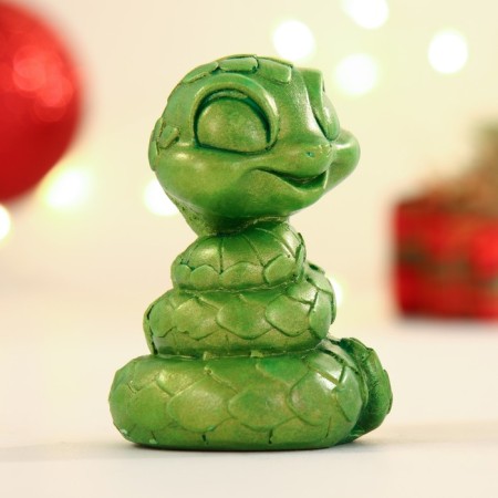 Figure "Snake Rubin" light green, 6x5cm-2