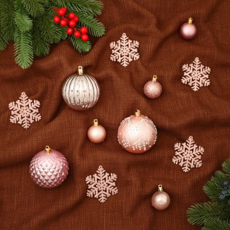 A set of jewelry plastic 30 pcs "Trilate" d-7 and 3.5 cm, snowflake-6.5 cm, beige pink