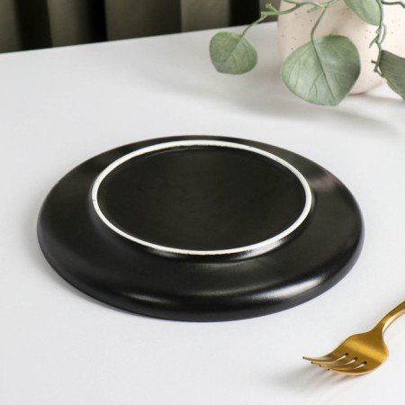 Ceramic plate for submitting Black Gold, D = 20 cm, black color-2