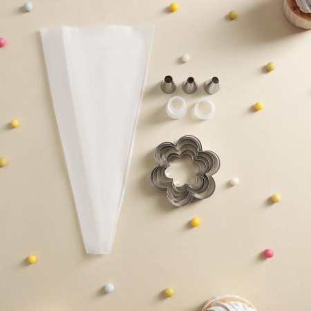 Set of confectionery "Lorien", 10 items: a baking form "Flower" 5 pcs, 3 nozzles, adapter, bag