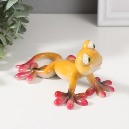 Polystone souvenir "Yellow-red hexcon" 13x10.5x6 cm-1