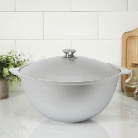Cauldron for pilaf, 7 l, aluminum lid, cast pens, silver color