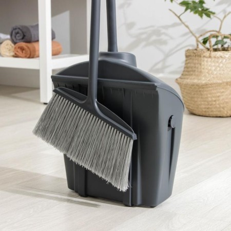 Brush for the floor with a scoop-trap, with a lid, the color is gray