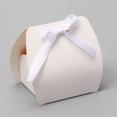 Folding box for sweets, cakes with tape, 8 x 4 x 7.5 cm, white
