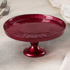 Serving dish for the cake 