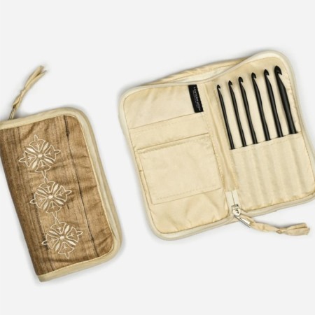 A set of unilateral hooks from the Eben tree Radiance, 350322