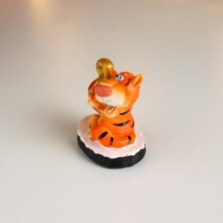 Souvenir Polystone "Red Tigrick Cook/Musician" MIX 6x4x6 cm-2