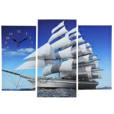 Carty clock is wall-mounted, modular 