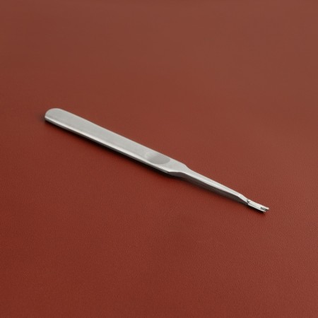 Skin tool, for removing champs and grooves, V-shaped, 11.5 cm