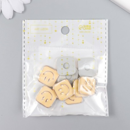 Decor for creativity Plastic "Smiley in a square" yellow, gold 0.3x1.8x1.8 cm-3
