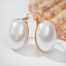 Earrings with pearls 