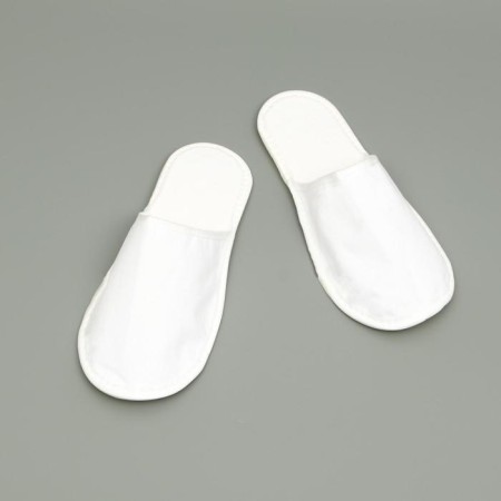 Disposable slippers, fleece, white, closed cape, size 42