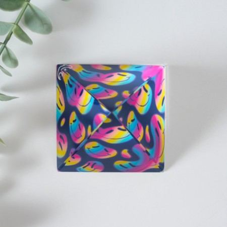 Souvenir glass pyramid "Smiles" 6x6x6 cm-6