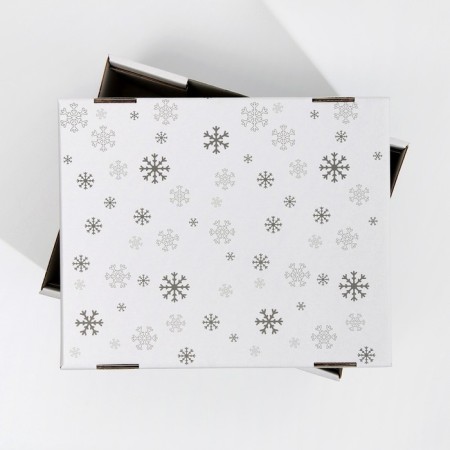 The folding box "Let it Snow", 31.2 x 25.6 x 16.1 cm, New Year-3