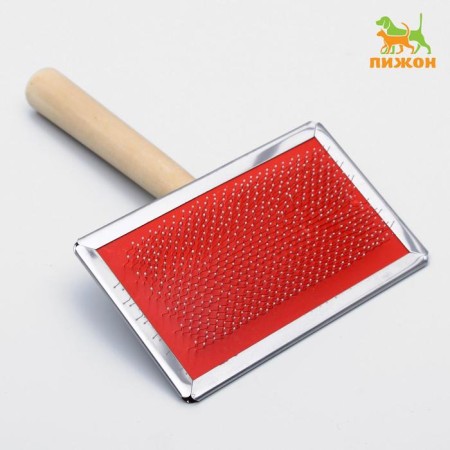 Pudderka Wood is large wide with drops, 12 x 19 cm, long wooden handle