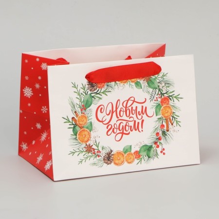 Gift package with a wide bottom "Happy New Year", 20 x 14 x 13.2 cm, New Year-1