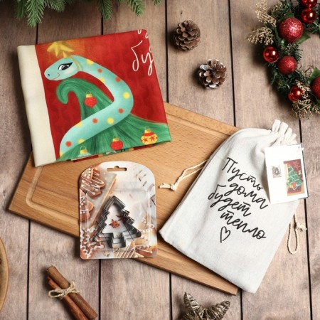 Set in the bag Ethel New Year's gift: a towel 40x70 cm, baking molds - 3 pcs. 1064492