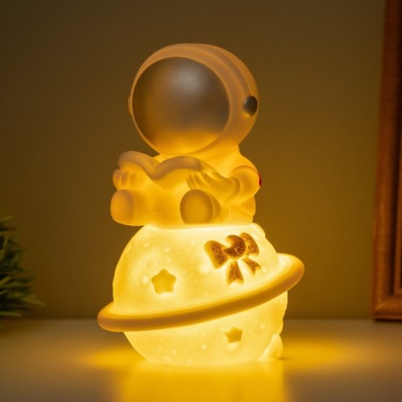 Lamp "Cosmonaut with a book on Saturn" 2W LED LR44 5x8x13cm-1