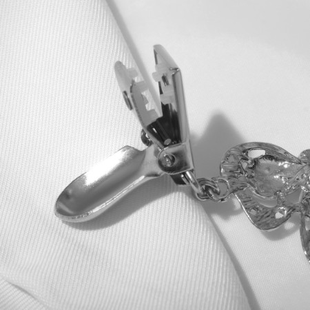 Circum for the cardigan "bow", white color in silver-4