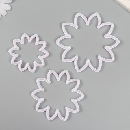 Cathers for polymer clay "Flowers" set 3 pcs d = 6.9, 8.8 and 10.8 cm