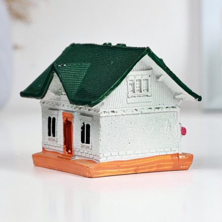 Figure "House" 7x8.5x6cm-1