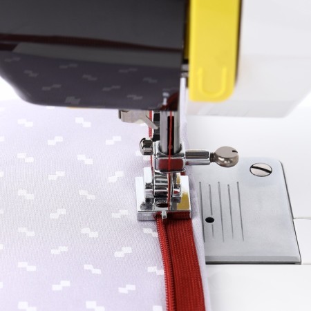 A paw for sewing machines, for sewing a secret zipper with a guide, 2.2 × 1.8 × 0.8 cm-3