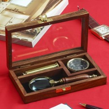 Souvenir set in the casket 