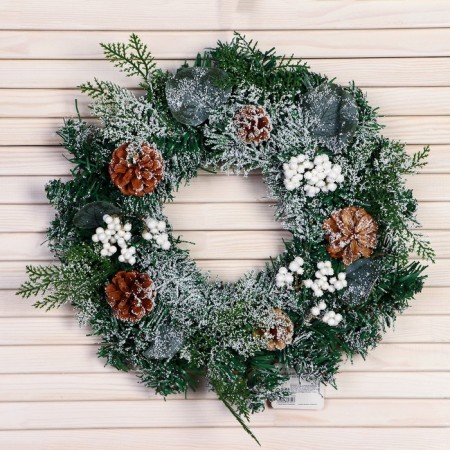New Year's wreath D-30 cm "Cozy fairy tale" Berries in the snow cones