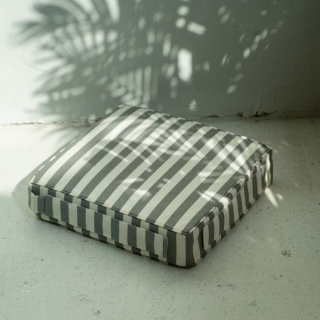 Cambridge pillow-booster, size 40x40x10 cm
