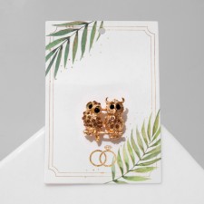 Brooch 