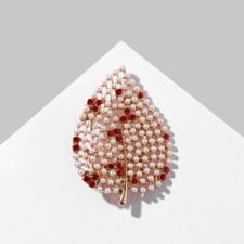 Brooch 