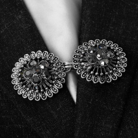 Circum for the cardigan "cone" flower, gray color in black silver