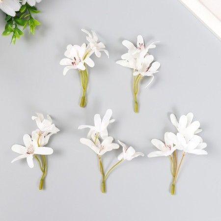 Flowers for decorating "Lilenik" white 8.5 cm-2