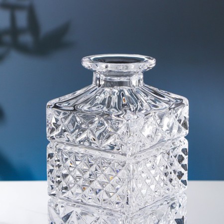 Crystal barn for whiskey, vodka, cognac Madison, 700 ml-2