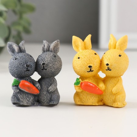 Souvenir Polystone "A couple of rabbits with carrots" mix 2x3.5x5 cm