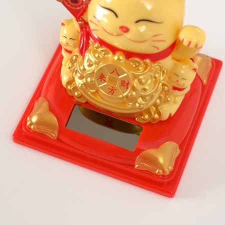 Plastic pendulum "Yellow manei-nako with kittens and gold" 8x8x8.2 cm-4