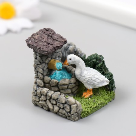 Figure for Florarium Polystone "Duck at the Fountain" 4x4x4 cm