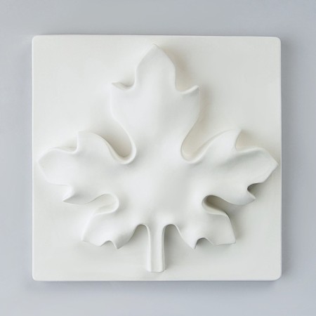 Gypsum figure ornament: maple leaf, 27 x 27 x 6 cm