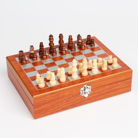 Set 7 in 1: Flaw 8 OZ, with the emblem, 4 glasses, funnel, chess, 18 x 24 cm-3