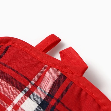 New Year. Kitchen set 2 Ave. Ethel Cell centered red. 17*17cm, mittens-dumplings. 26*16cm, 100%p/e-3